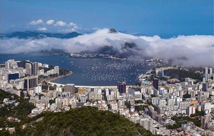 Fotografia aérea da baia de Guanabara para a pauta "Valor médio do aluguel no Rio está mais barato" do Blog da Estasa.