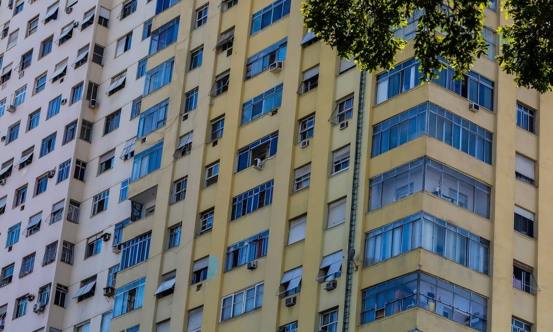 Foto de prédios no Centro do Rio de Janeiro para a pauta "Orientações para o combate ao coronavírus em condomínios" do Blog da Estasa